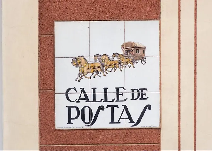 Cozy Centric- 1Bd 1Bt- Sol-Plaza Mayor